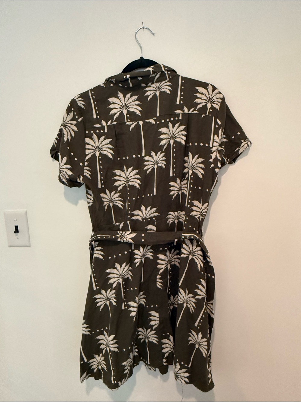 Tahari Olive Green Palm Print Shirt Dress with Belt - Picture 6 of 7